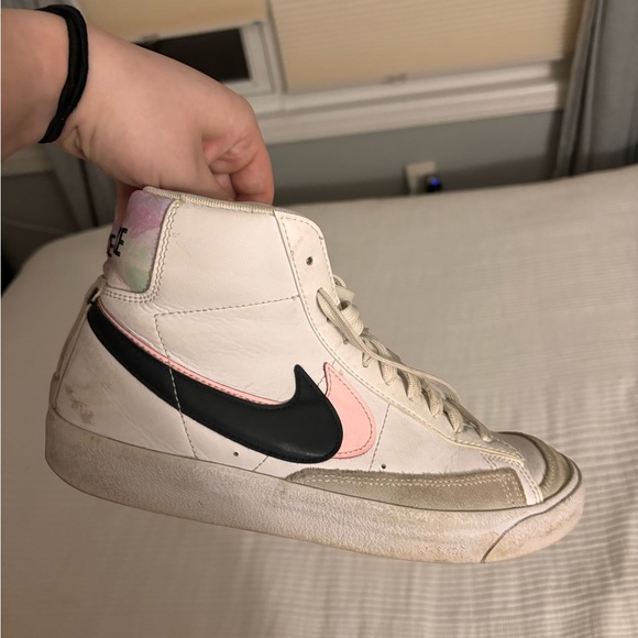 Nike Blazers - Picture 4 of 5
